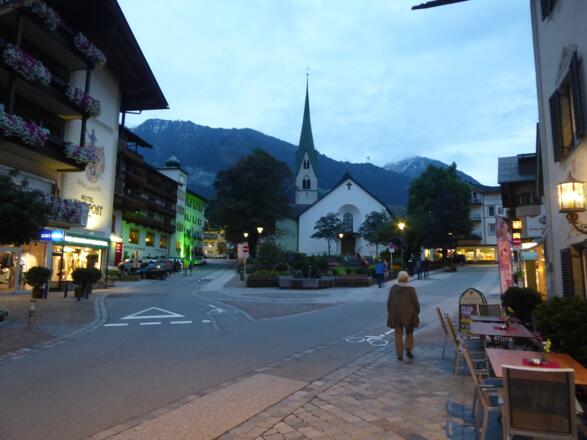 Mayrhofen in der Dämmerung