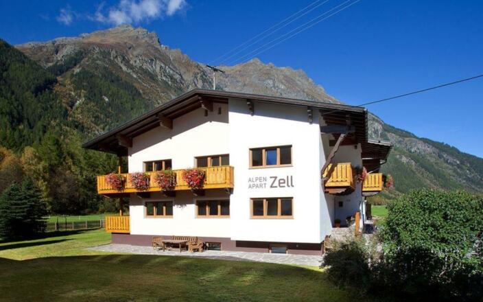 Alpenapart Zell im Sommer