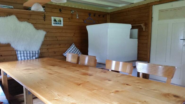Stube mit Kachelofen