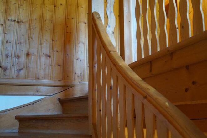 Stiegenaufgang 2. Teil