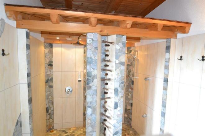 Duschen in der Sauna