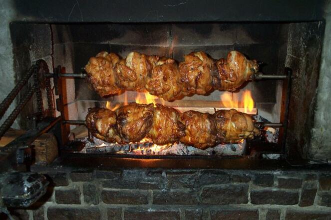 gegrillte Hendl vom Kamin