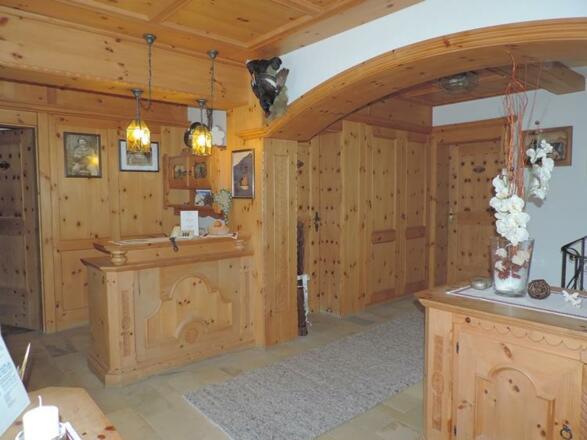 Zirmstube Eingang Zirmhof