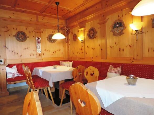 Zirmstube_Eingang_04