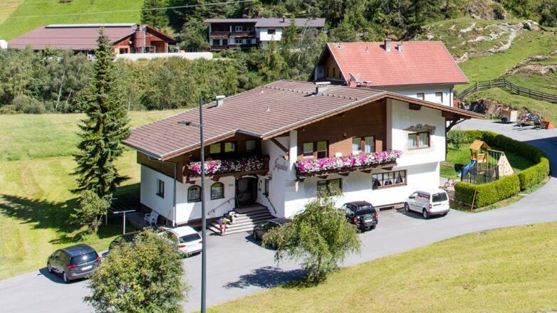 Garni Jaqueline Sommer