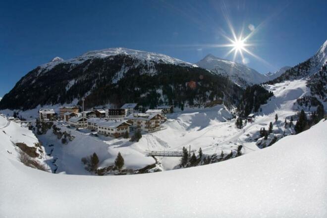 1661834_1380208462248323_1332487279_n