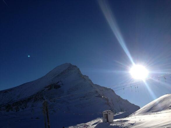 Sonnenaufgang am Gletscher