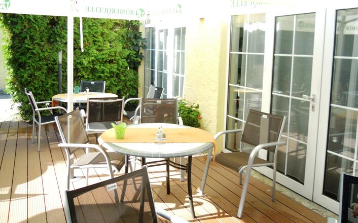 Hotel Lauriacum, Gastgarten