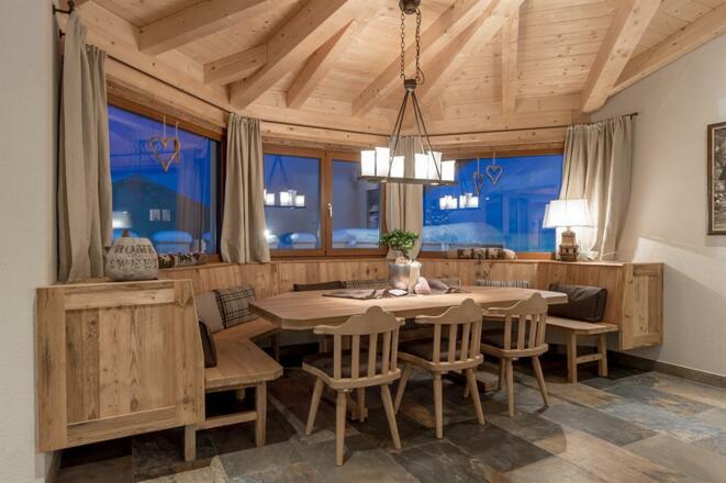 Burghotel Stammtisch