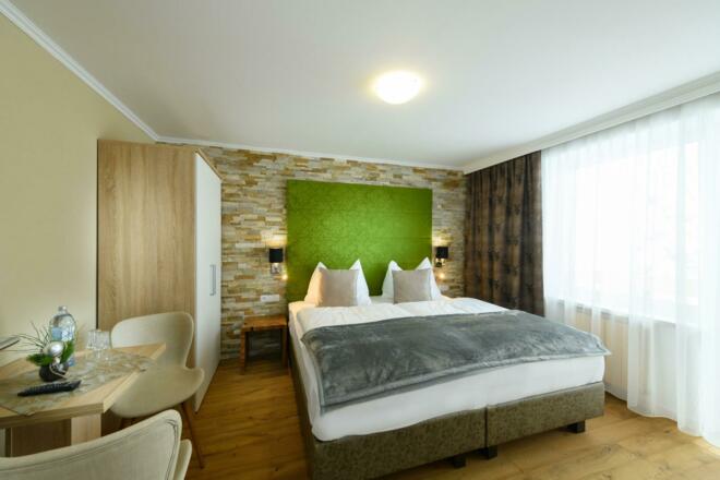 Zimmer Rosmarin Bett