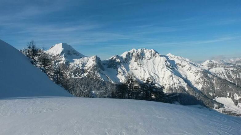 Verschneite Berge in St. Martin
