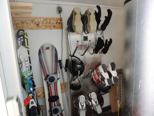 Skilager mit Skischuh-Heizung