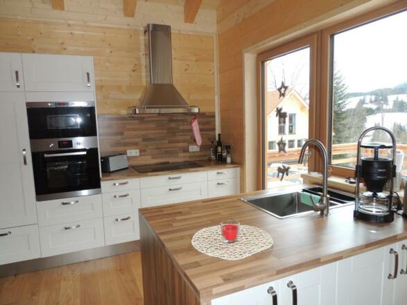 Voll ausgestattete, geräumige Küche. Hier macht da