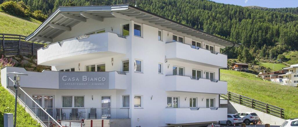 Casa Bianco im Sommer