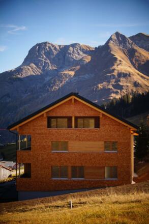 14c3eebd-8f99-4389-a544-a7e77a89259b