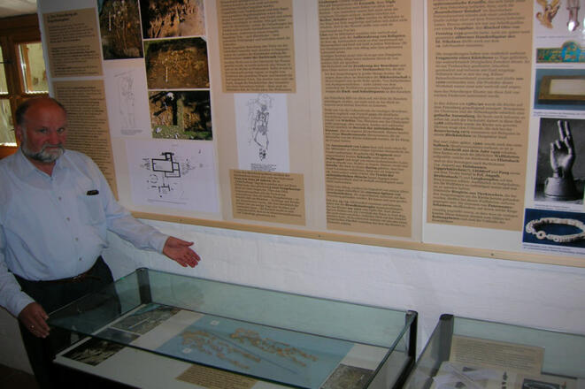 Grabfund vom Petersberg bei Flintsbach, aus dem 11./12. Jahrhundert.