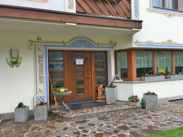 Eingang Haus Hermine