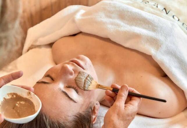 Gesichtsmaske mit Pharmos Natur