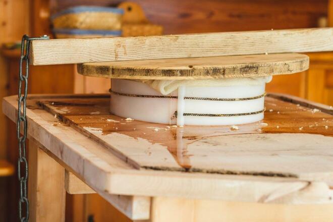 Almkäse von der Innermareit-Alm