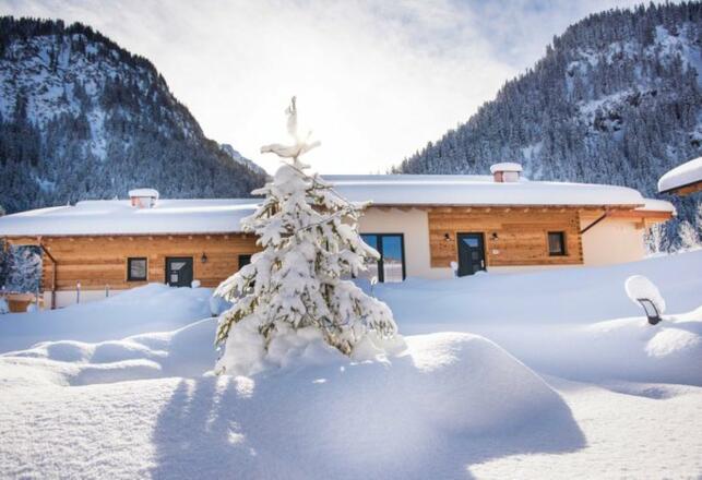 Weihnachtszeit im Almdorf Tirol