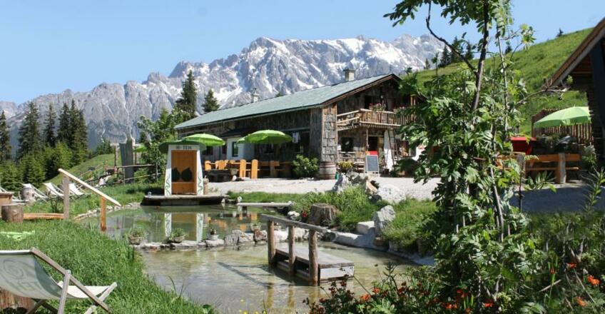 Zachhofalm mit Teich