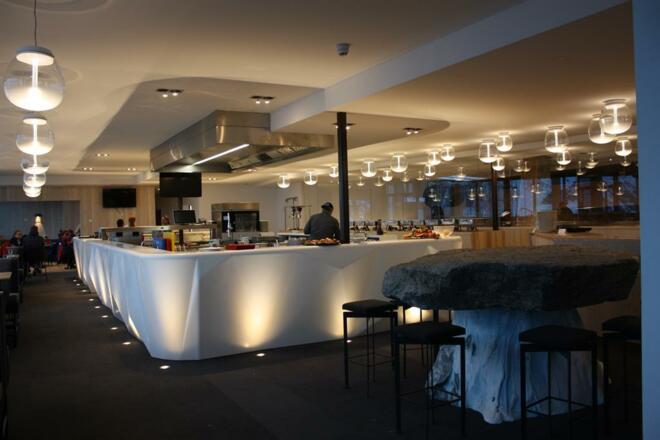 Schauküche Gletschertisch