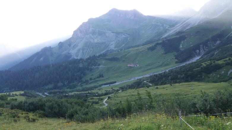 Angehender Sonnenuntergang über dem Tschingel.