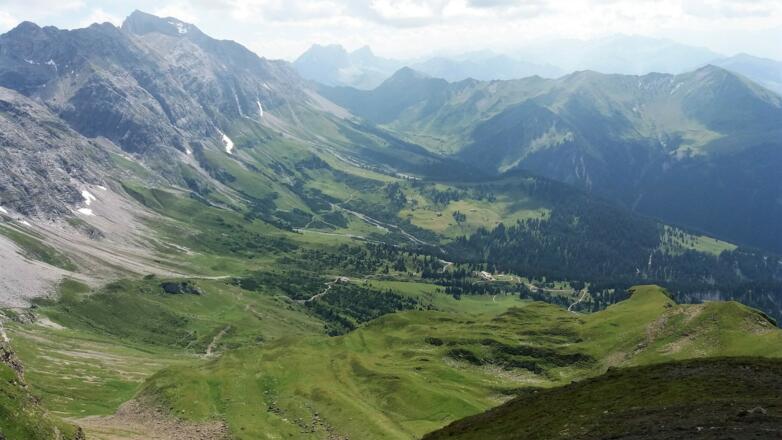 Weiter Ausblick in Richtung zur Schesaplanahütte.