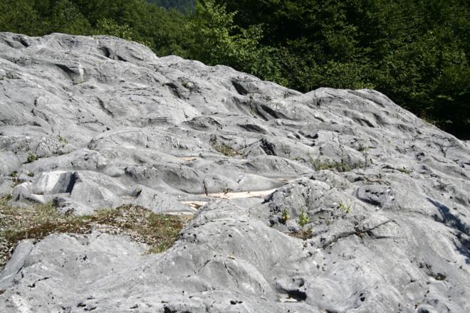 Schrammen, polierten Flächen, Strudeltöpfe am Geotop