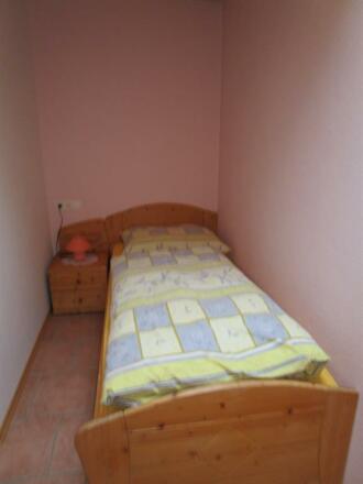 Ferienwohnung Rose - Zimmer 2 (2 Einzelbetten) 2