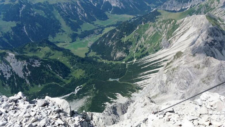 Hirschsee und Nenzinger Himmel vom Panüelerkopf.
