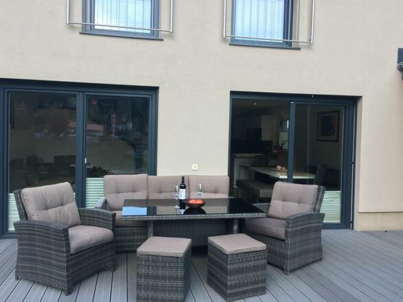 Terrasse mit Loungemöbel