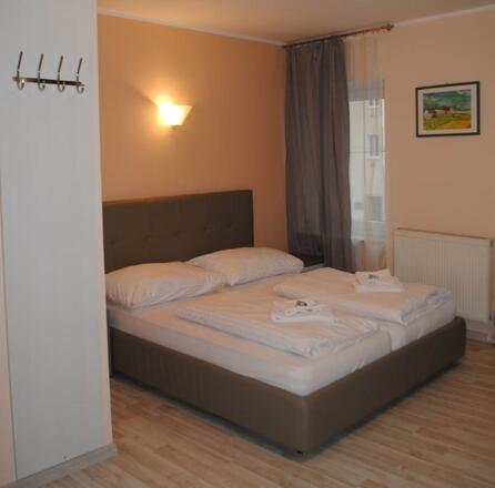 La Cantinetta degli AMICI / Zimmer