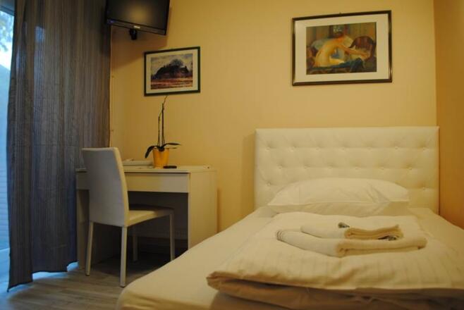 La Cantinetta degli AMICI / Zimmer