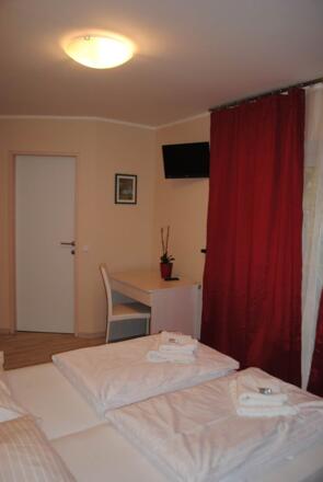 La Cantinetta degli AMICI / Zimmer