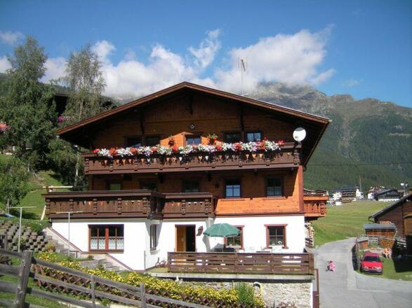 Paulelas Hausansicht