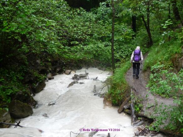 Klammweg bei Regen