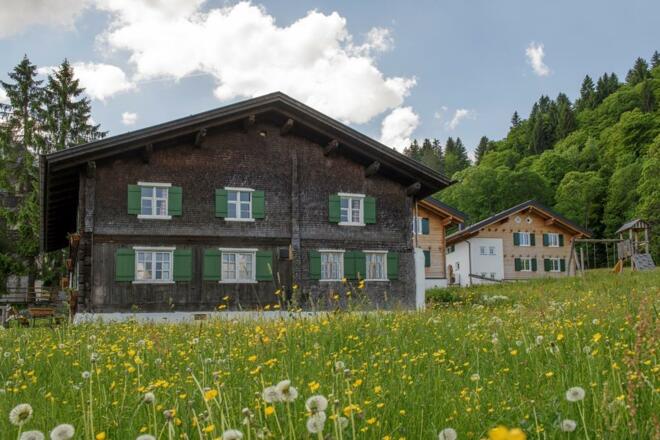 Alts Schualhüsli Sommer