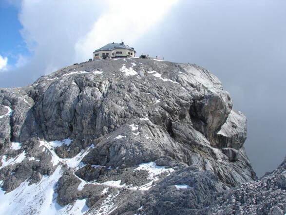 Matrashaus (Westseite) am Gipfel des Hochkönig