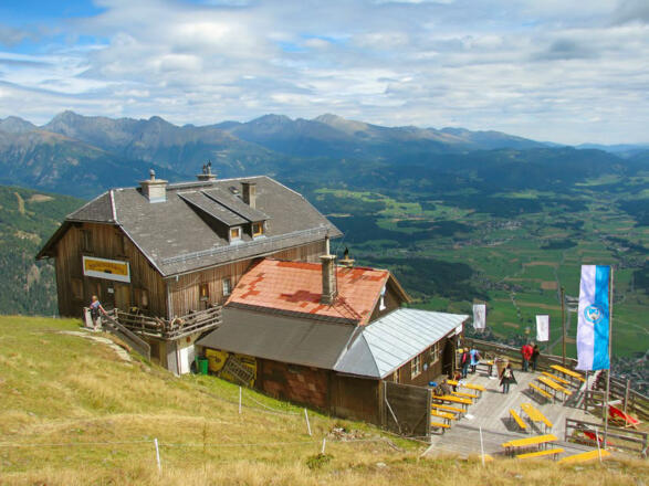 Herrlicher Panoramablick von der Speiereckhütte in den Lungau und nach Mauterndorf