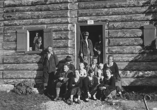 Der Alpengasthof hat Tradition - ein Foto von 1929 (die Hausnummer gibt es noch immer!)