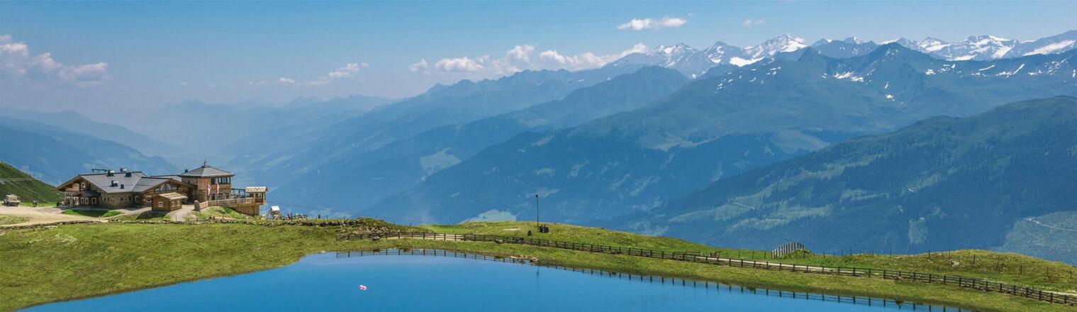 Wildkogel-Alm mit Ausblick