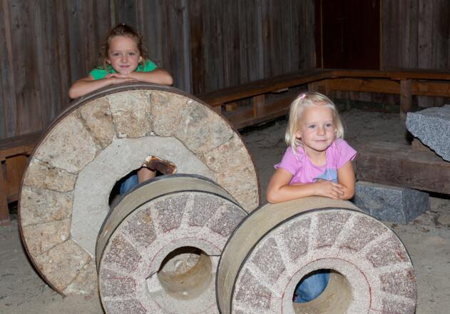Muehlsteinmuseum Steinbrecherhaus Arbeitshütte