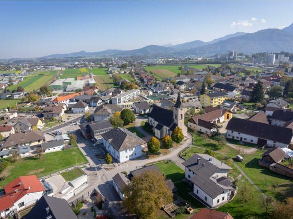 Ortszentrum Pinsdorf von OBEN
