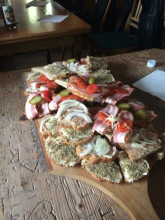 Gegen Voranmeldung werden Sie auch gerne auf der Werfneralm mit regionalen Köstlichkeiten bewirtet.