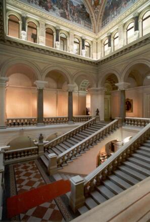 Landesgalerie Stiegenhaus.JPG