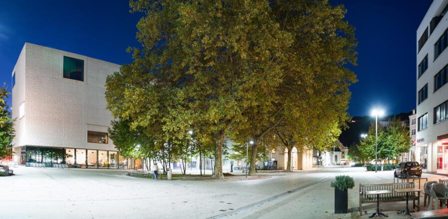 Vorarlberg Museum Kornmarktplatz abends