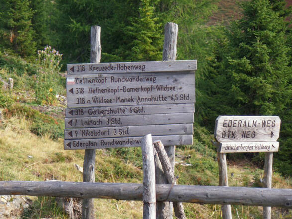 Wegetafel zum Anna-Schutzhaus