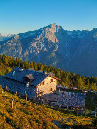 Ann Schutzhaus am Ederplan mit herrlicher Bergkulisse