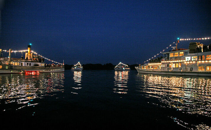 Chiemsee Schifffahrt bei Nacht.